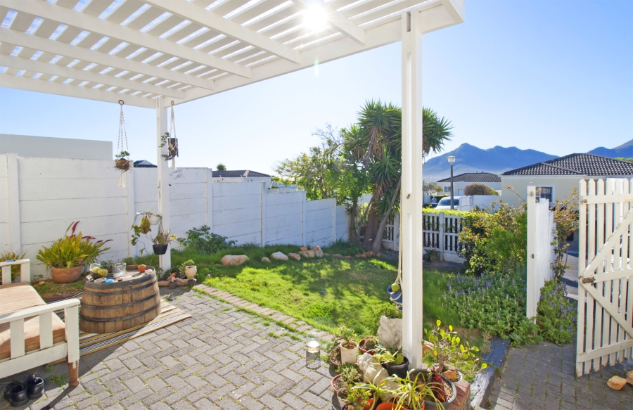 2 Bedroom Property for Sale in Capri Western Cape